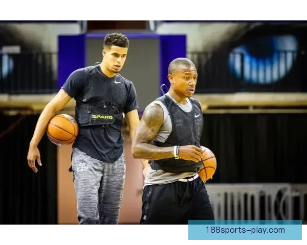 成为小卡队友既是挑战也可能让人彻底迷上他思维方式